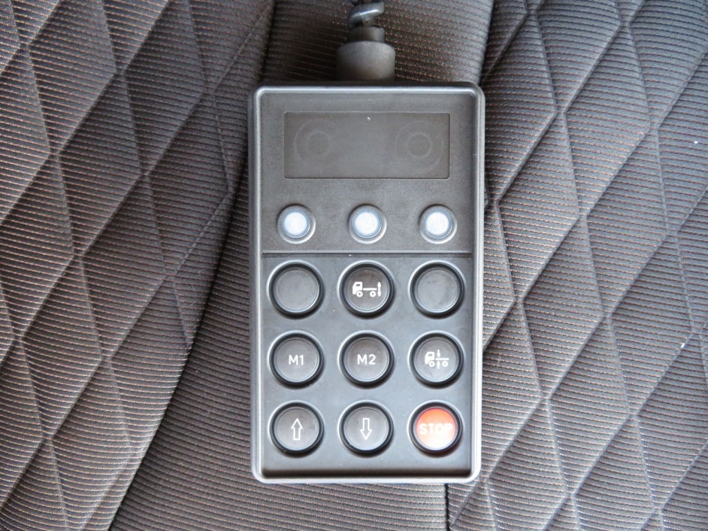 エアサスのコントローラーです。|日野 プロフィア 2DG-FW1AHCの写真13