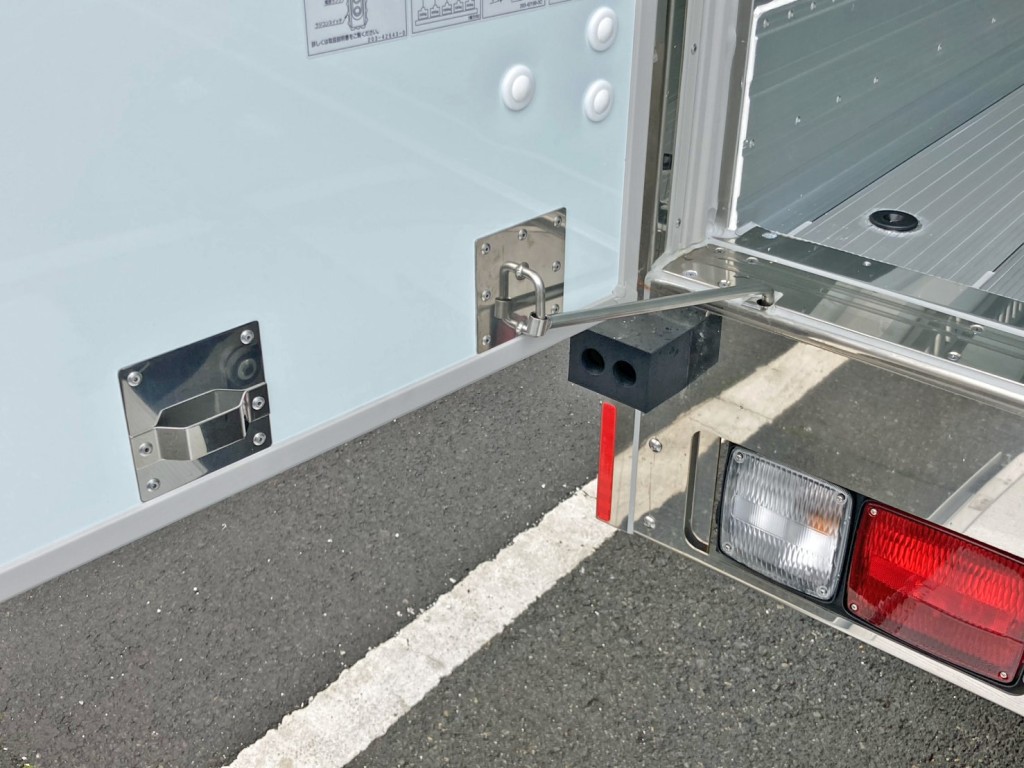 助手席側ストッパーの状態です。|日野 レンジャー 2KG-FD2ABG(2WD)の写真10
