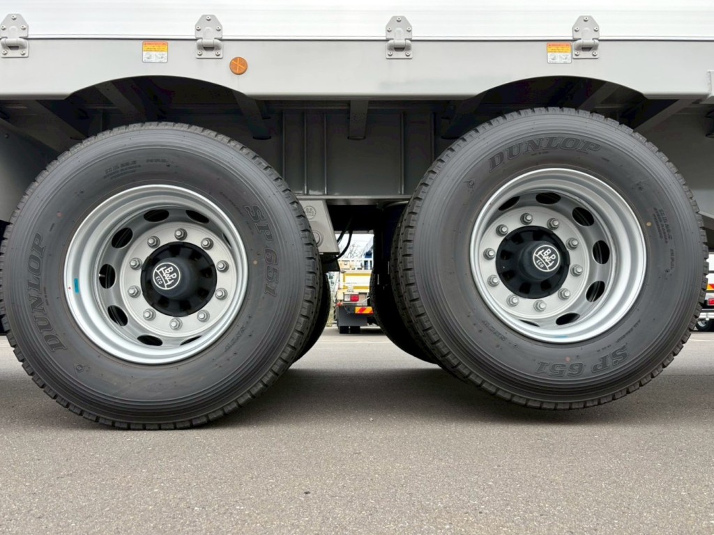 リフトアクスル機能付きです。(1軸目がリフトアップします)|トレクス  PFN24103改の写真17