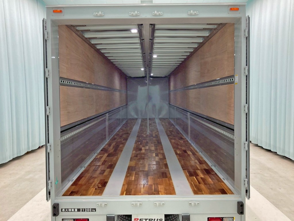 床は板張りです。|トレクス PFN24103改の写真10