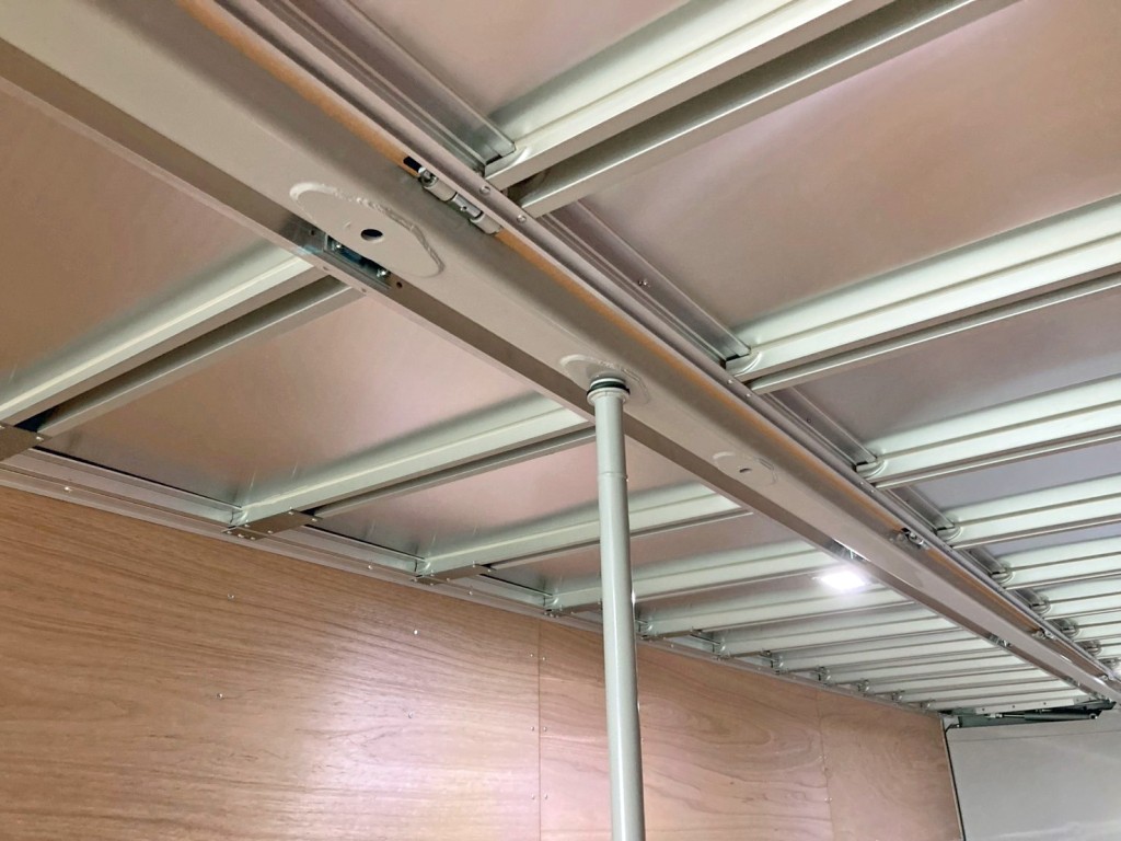 突っ張り棒付きです。|トレクス PFN24103改の写真12