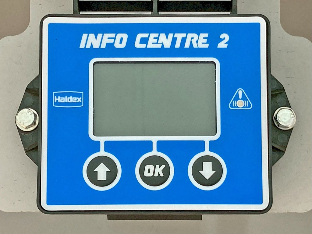 モニター付きです。|トレクス PFN24103改の写真21