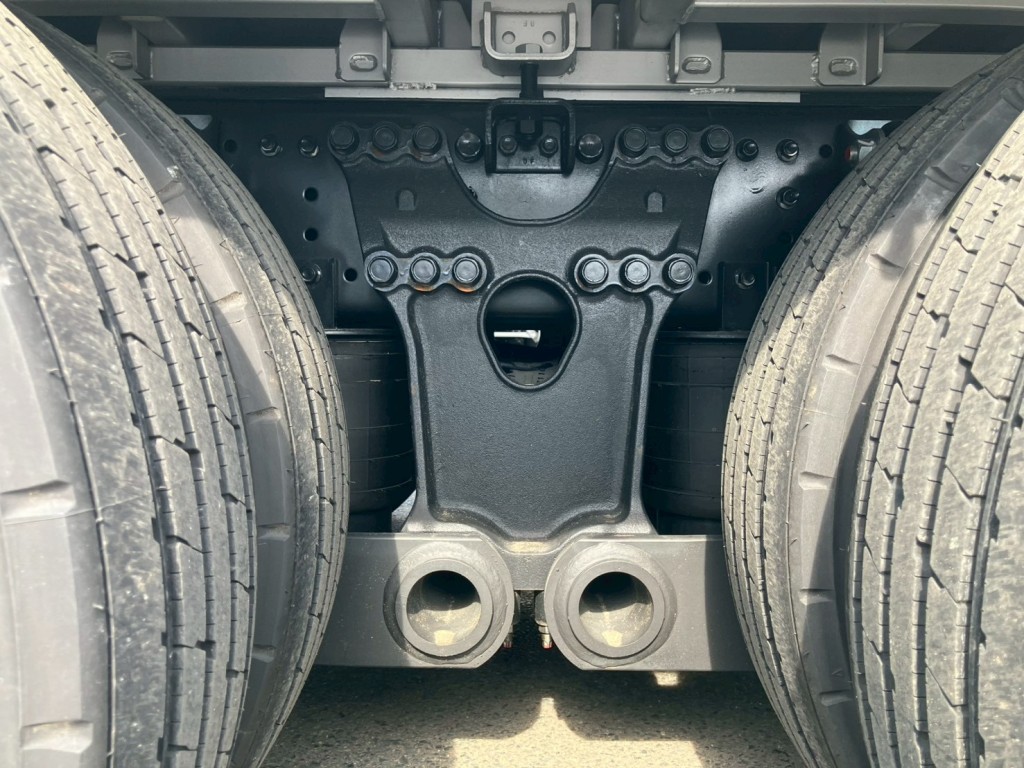 エアサスです。|日野 プロフィア 2KG-FW1AHCの写真5