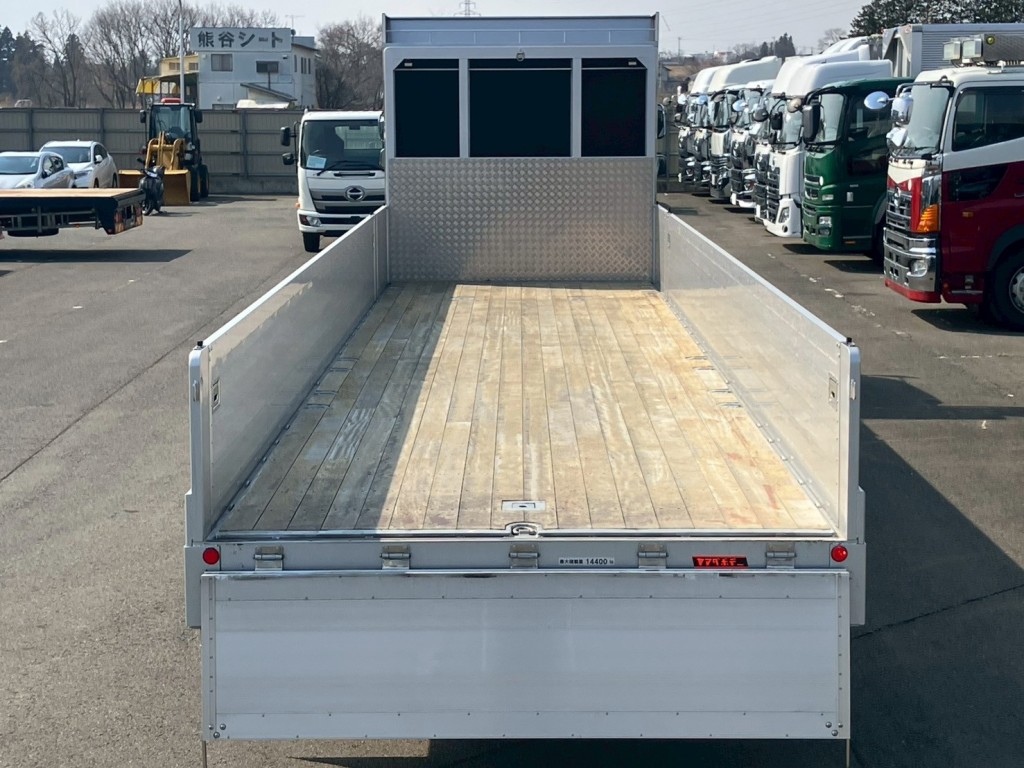 床は板張りです。|日野 プロフィア 2KG-FW1AHCの写真8