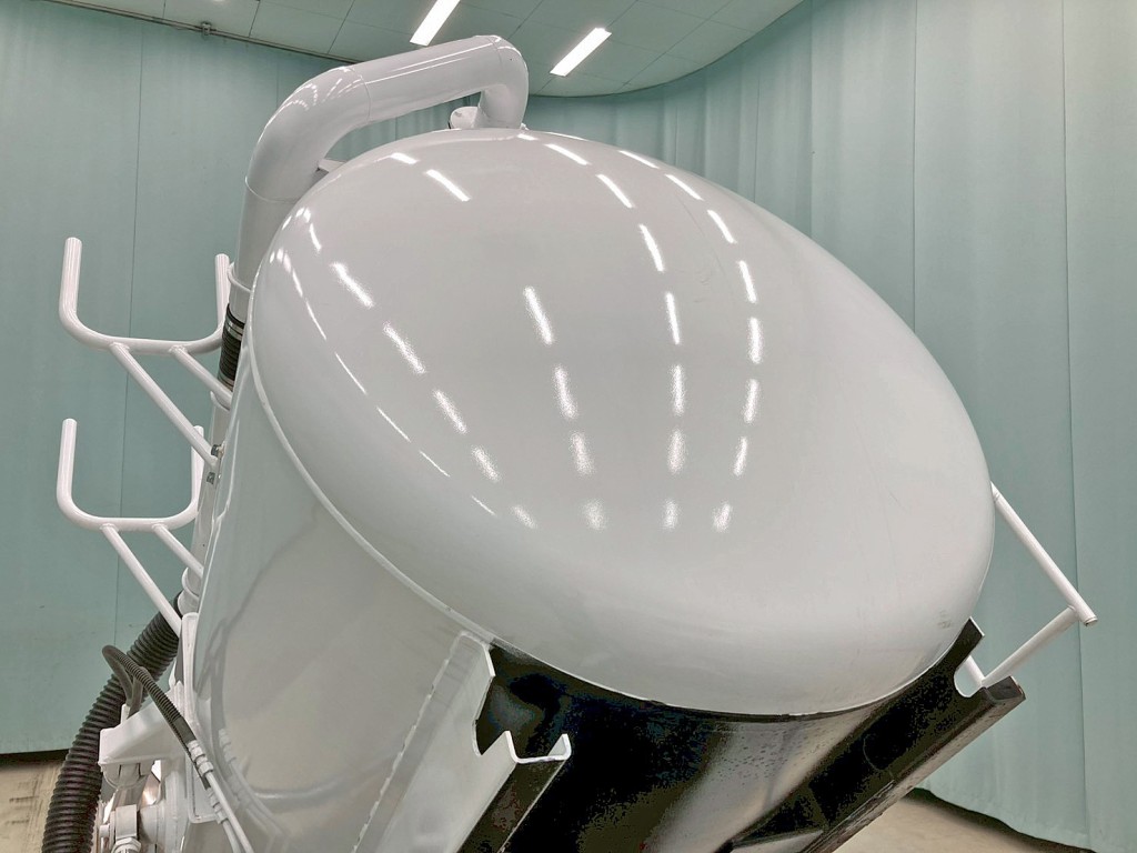 タンク前鑑は鉄製です。|いすゞ フォワード SKG-FSR90S2の写真15