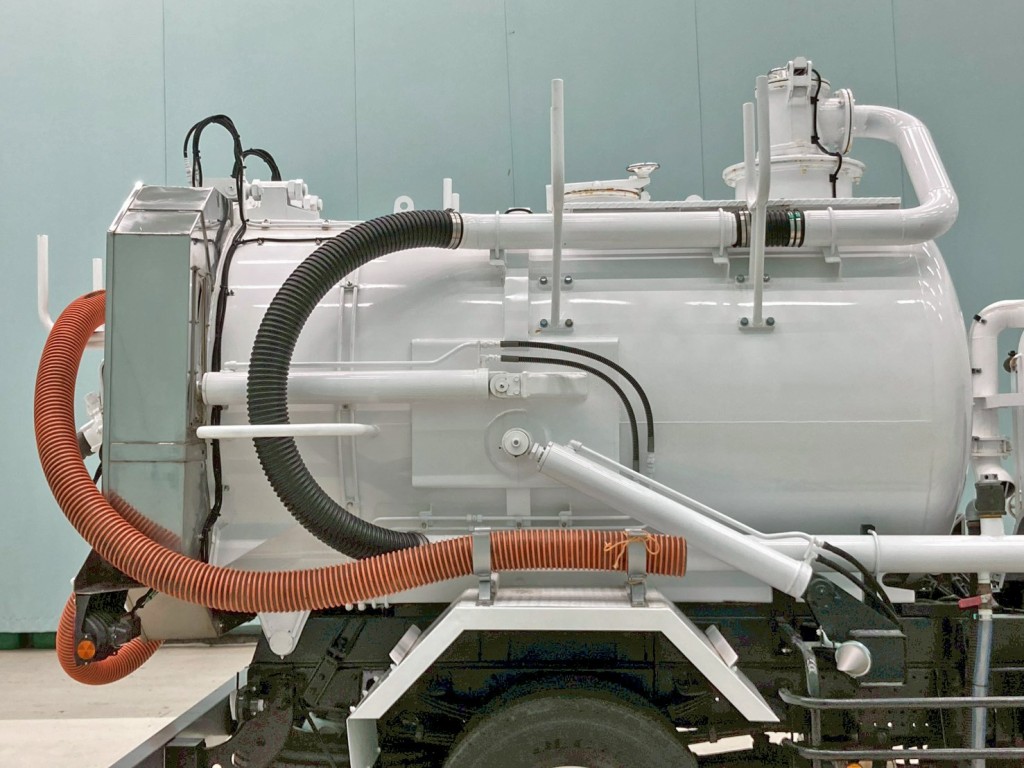 タンクの外観状態です。(運転席側)|いすゞ フォワード SKG-FSR90S2の写真19