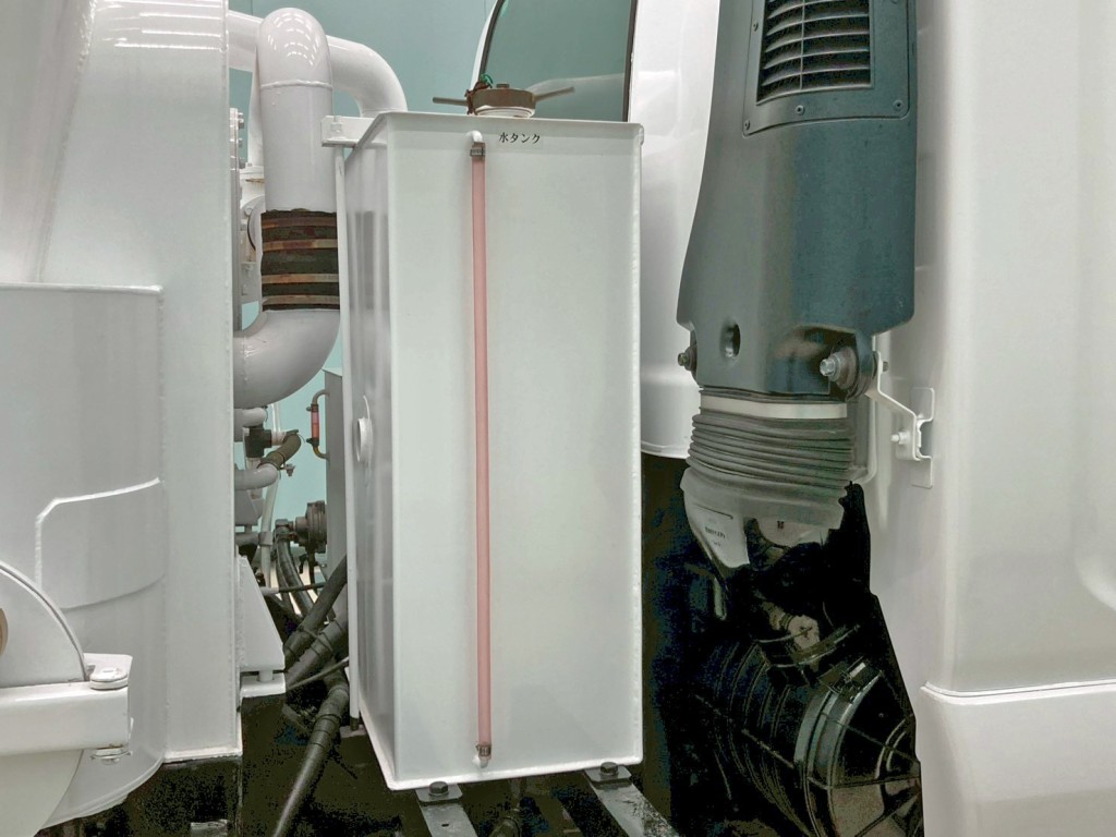 水タンクです。|いすゞ フォワード SKG-FSR90S2の写真27