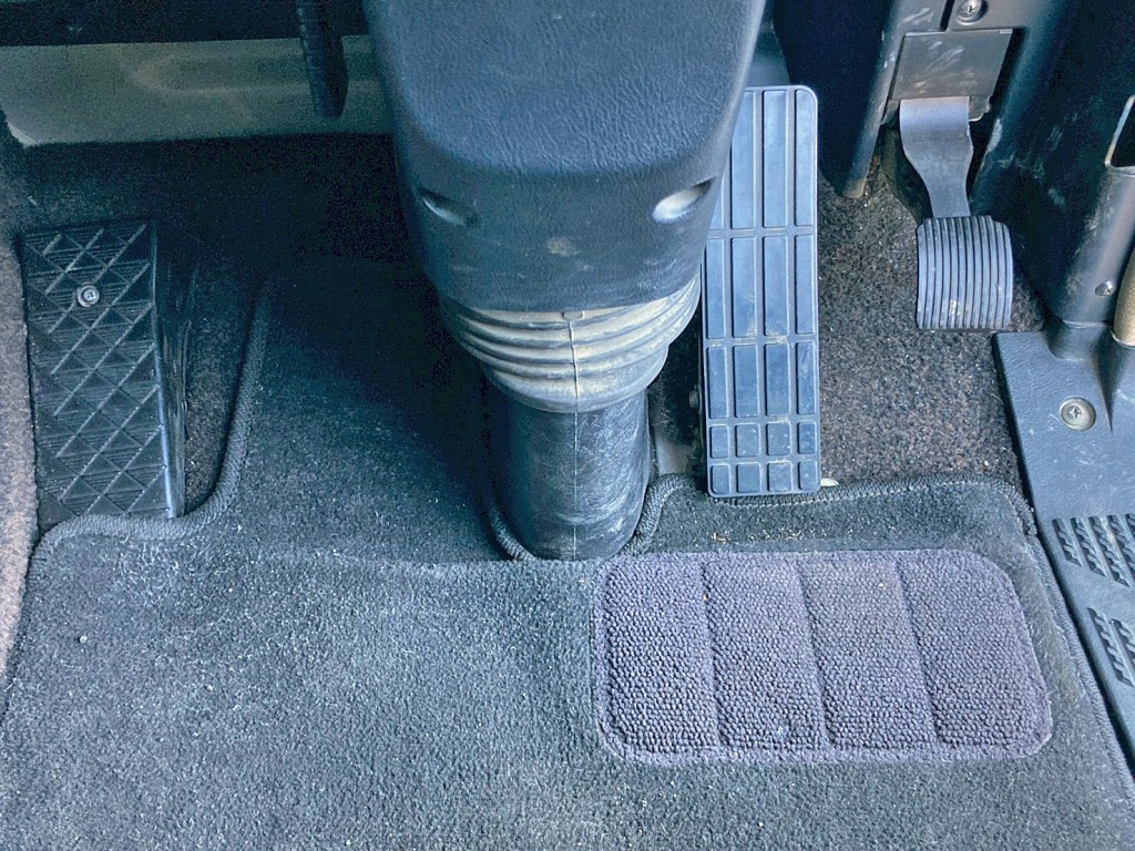 2ペダル仕様です。|三菱 スーパーグレート 2KG-FV70HJRの写真34