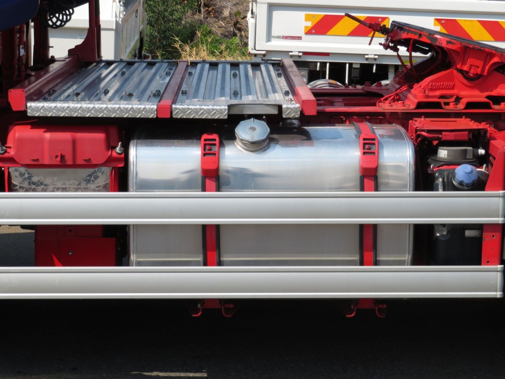 燃料タンクは390Lです。|日野 プロフィア 2DG-SH1EDGGの写真34