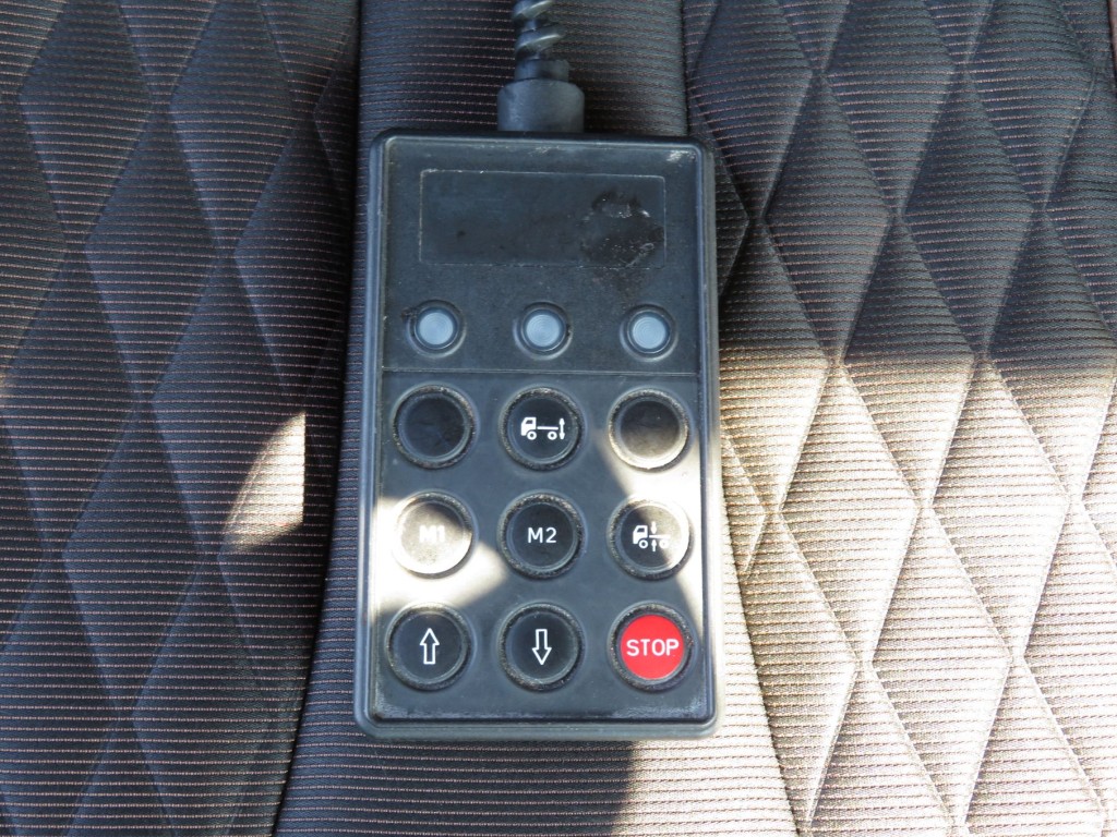 エアサスのコントローラーです。|日野 プロフィア 2DG-SH1EDGGの写真38