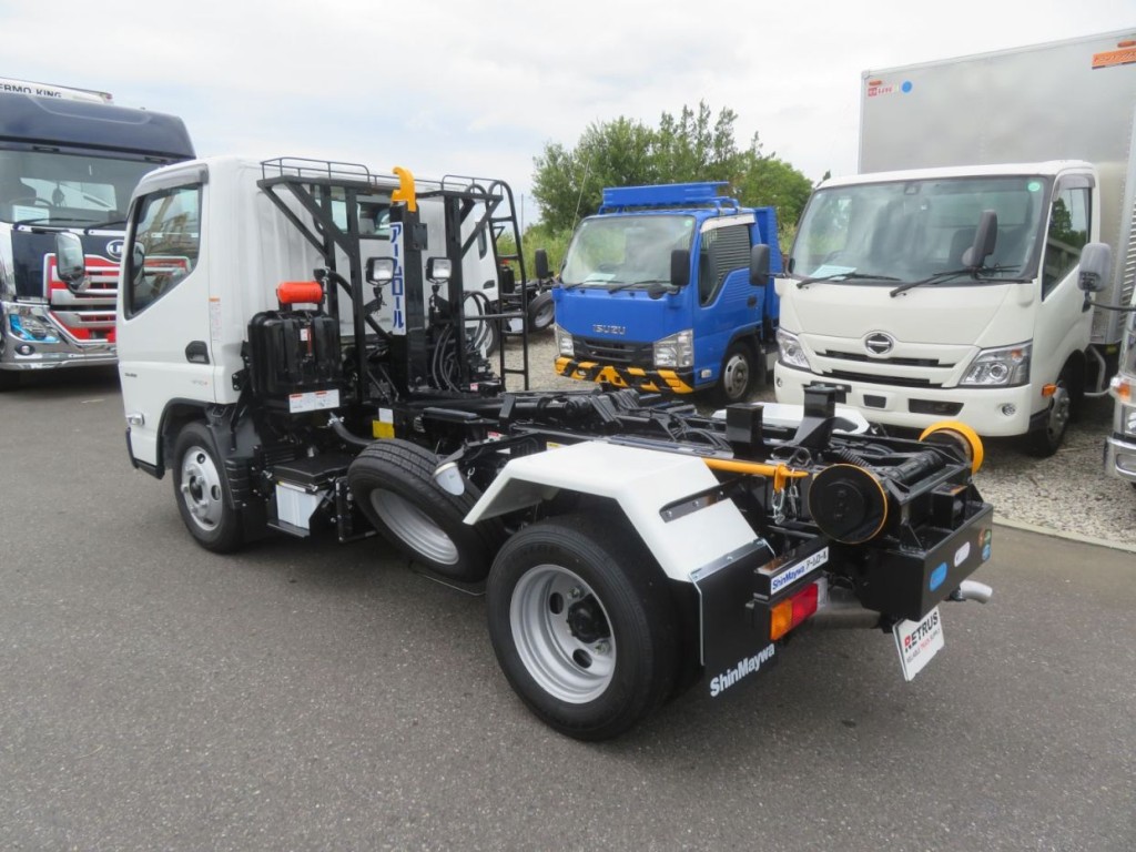 三菱 キャンター 2RG-FBAV0(2WD)の写真3