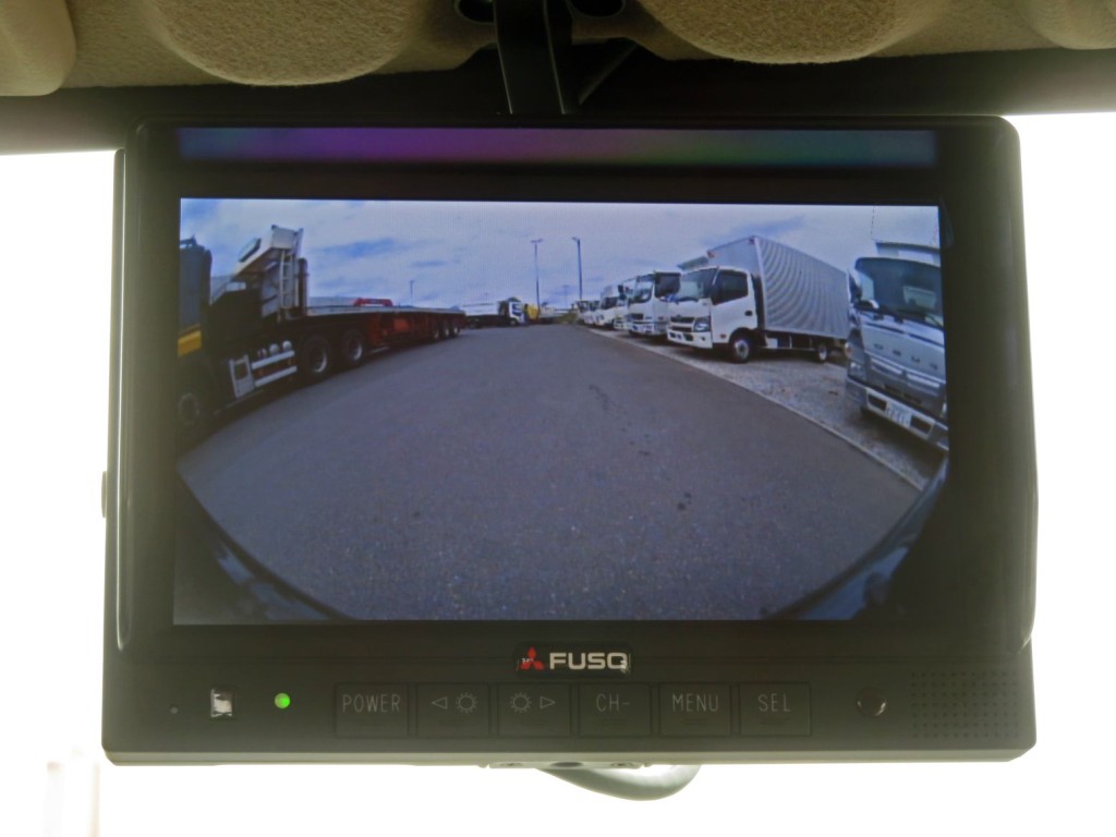 液晶バックモニター付きです。|三菱 キャンター 2RG-FBAV0(2WD)の写真12