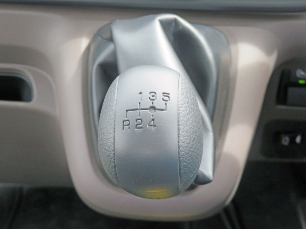 三菱 キャンター 2RG-FBAV0(2WD)の写真15