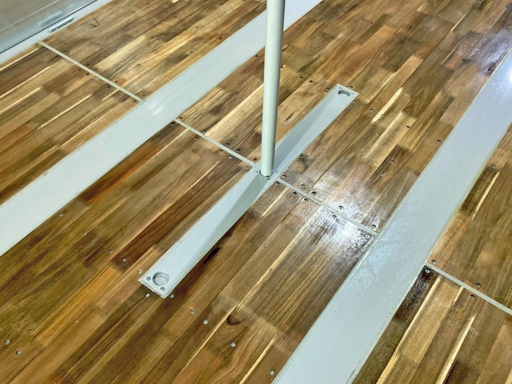 突っ張り棒付きです。|トレクス  PFB34118の写真13