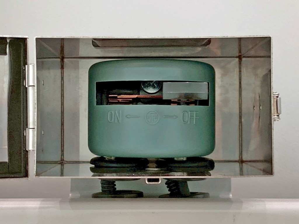 メタルコンセントの電源スイッチです。(ON側：φ60使用時　OFF側：φ50使用時)|トレクス  PFB34118の写真26