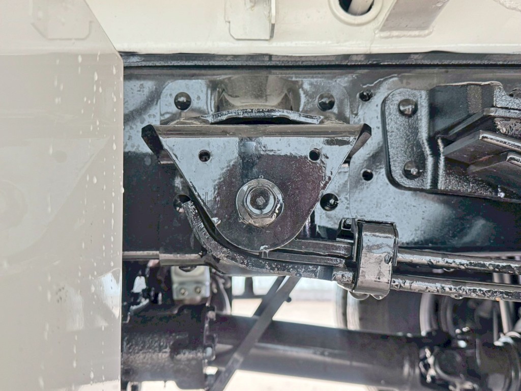 リーフサスです。|日野 デュトロ 2KG-XZU600E(2WD)の写真5