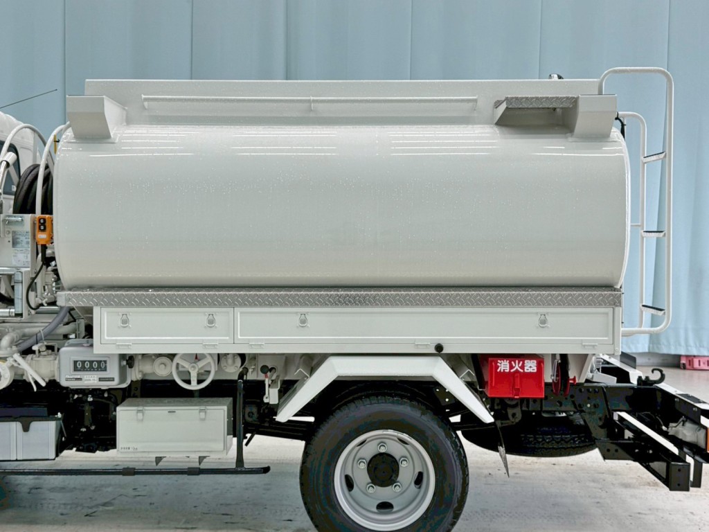 タンクの外観状態です。(助手席側)|日野 デュトロ 2KG-XZU600E(2WD)の写真11