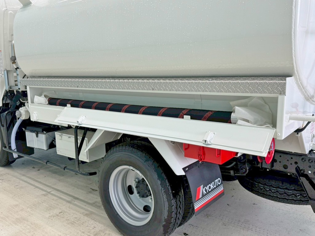 助手席側のホースです。|日野 デュトロ 2KG-XZU600E(2WD)の写真13