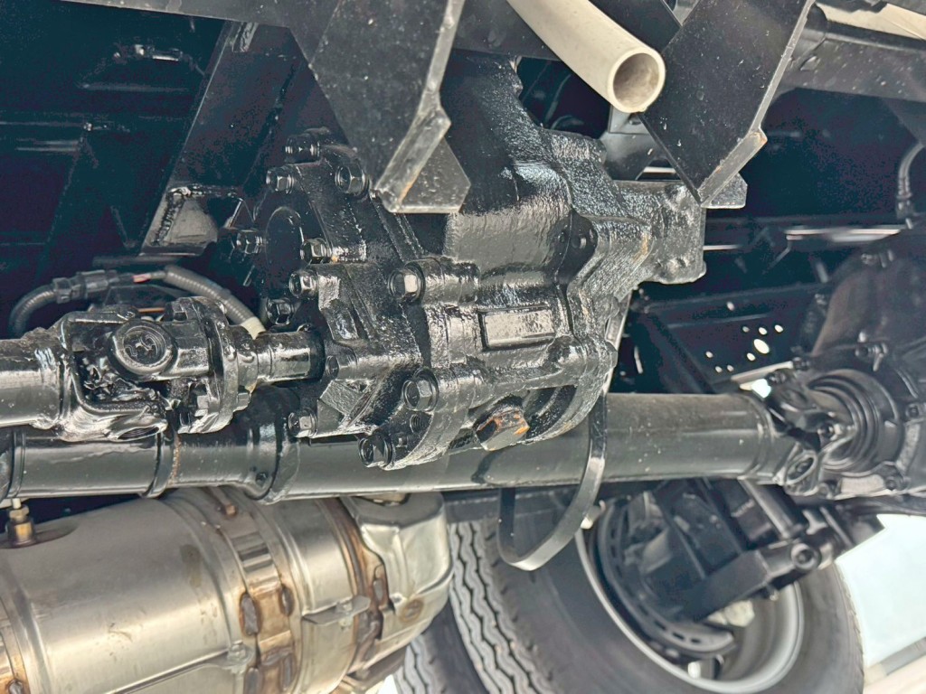 ポンプです。|日野 デュトロ 2KG-XZU600E(2WD)の写真20