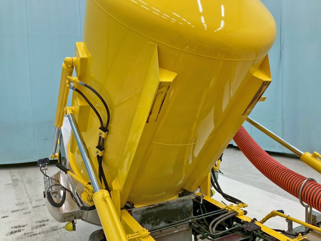 いすゞ フォワード 2RG-FRR90S2(2WD)の写真15