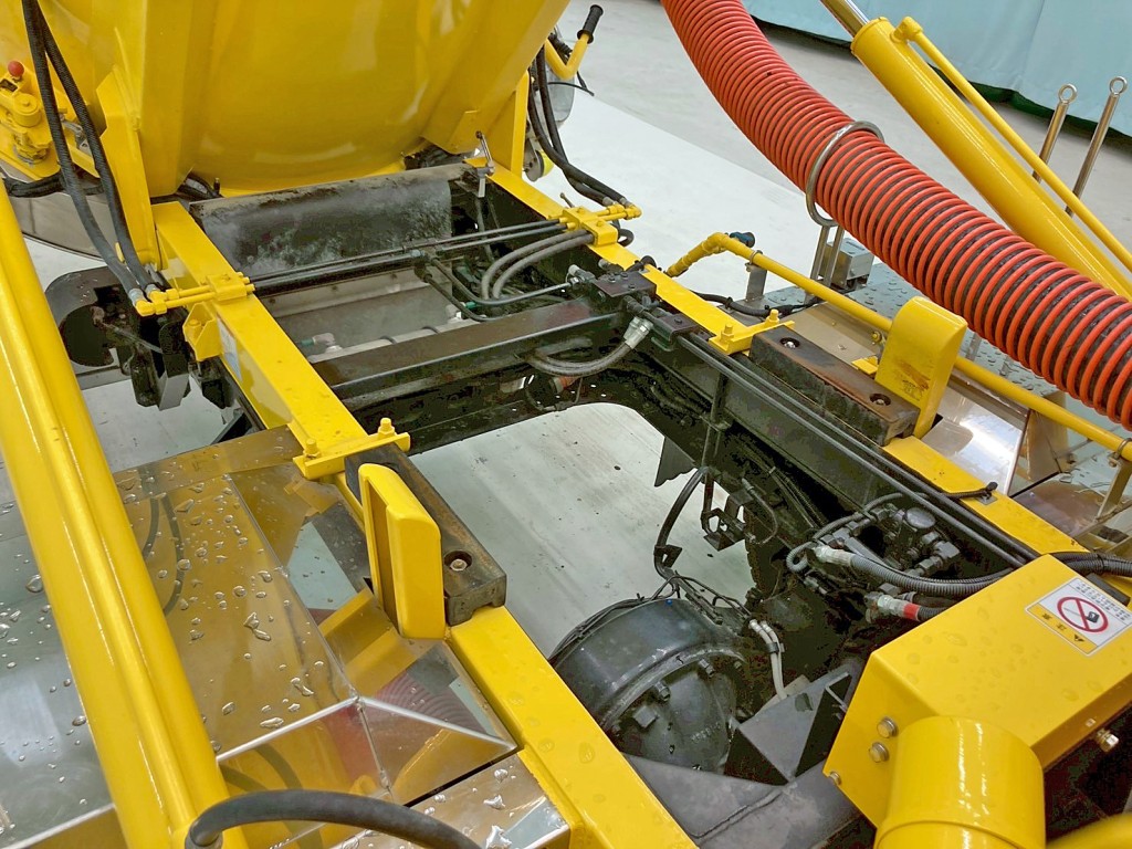 いすゞ フォワード 2RG-FRR90S2(2WD)の写真17