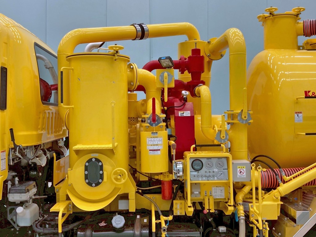 助手席側配管周りの状態です。(配管はステンレス製です)|いすゞ フォワード 2RG-FRR90S2(2WD)の写真18