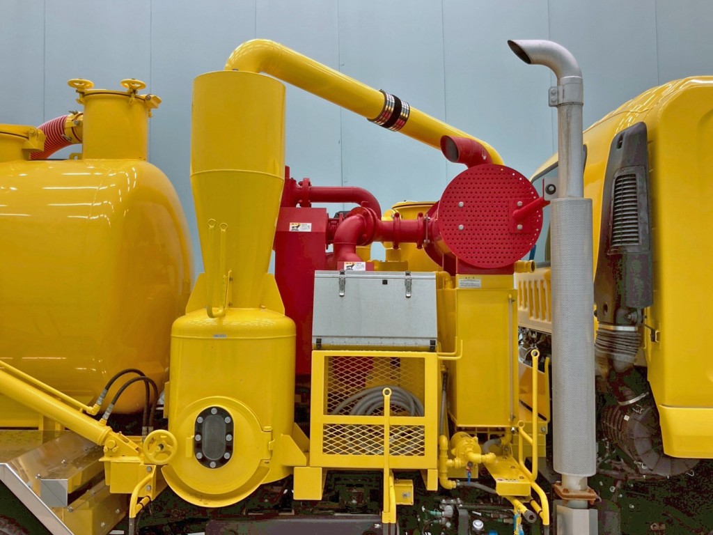 運転席側配管周りの状態です。(配管はステンレス製です)|いすゞ フォワード 2RG-FRR90S2(2WD)の写真26