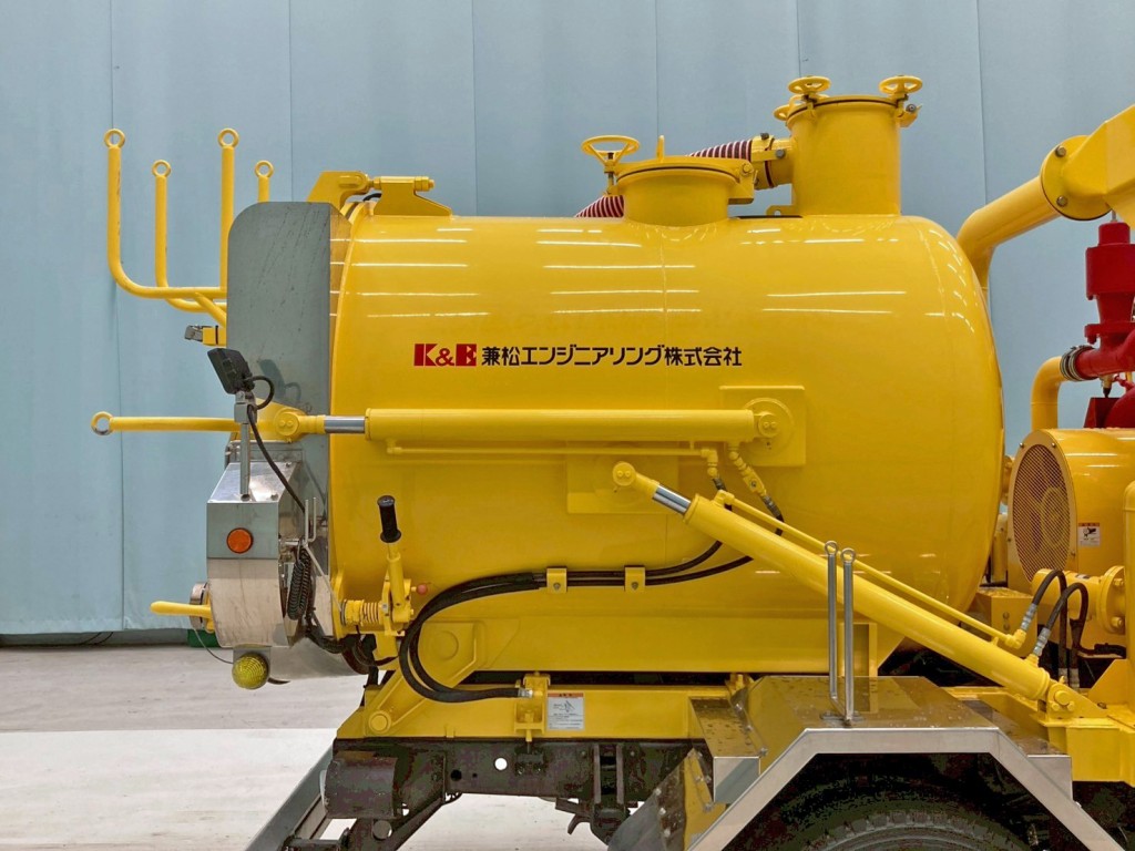 タンクの外観状態です。(運転席側)|いすゞ フォワード 2RG-FRR90S2(2WD)の写真32