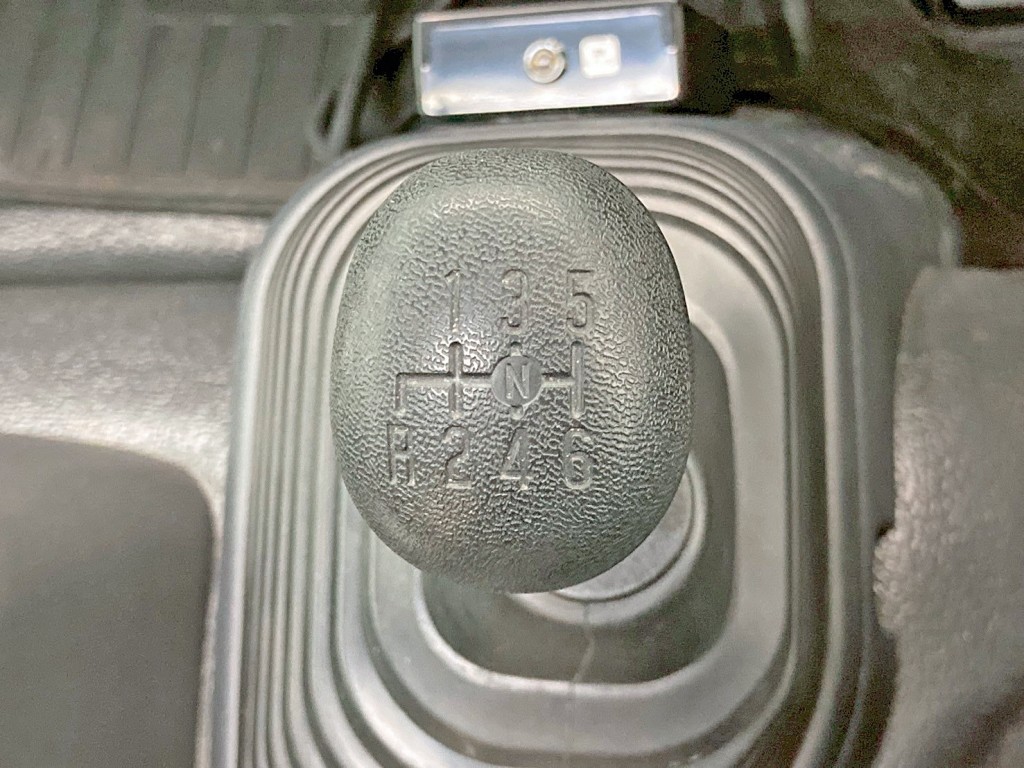 いすゞ フォワード 2RG-FRR90S2(2WD)の写真37