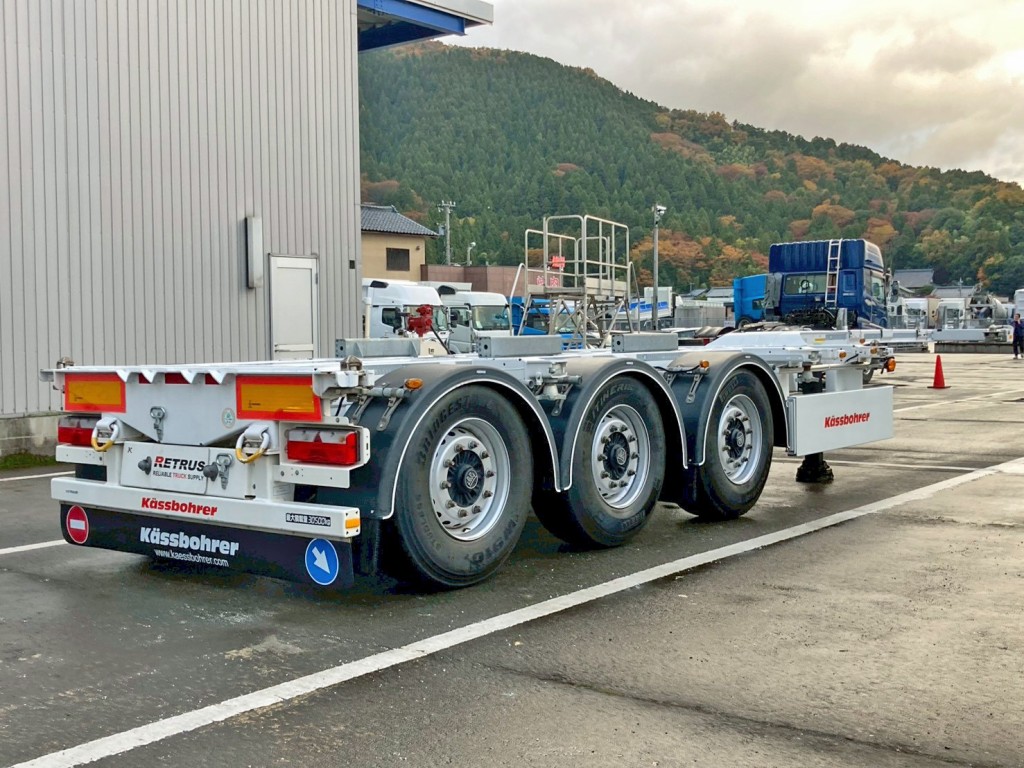 タイヤはスーパーシングル仕様です。|KAESSBOHRER 不明の写真2