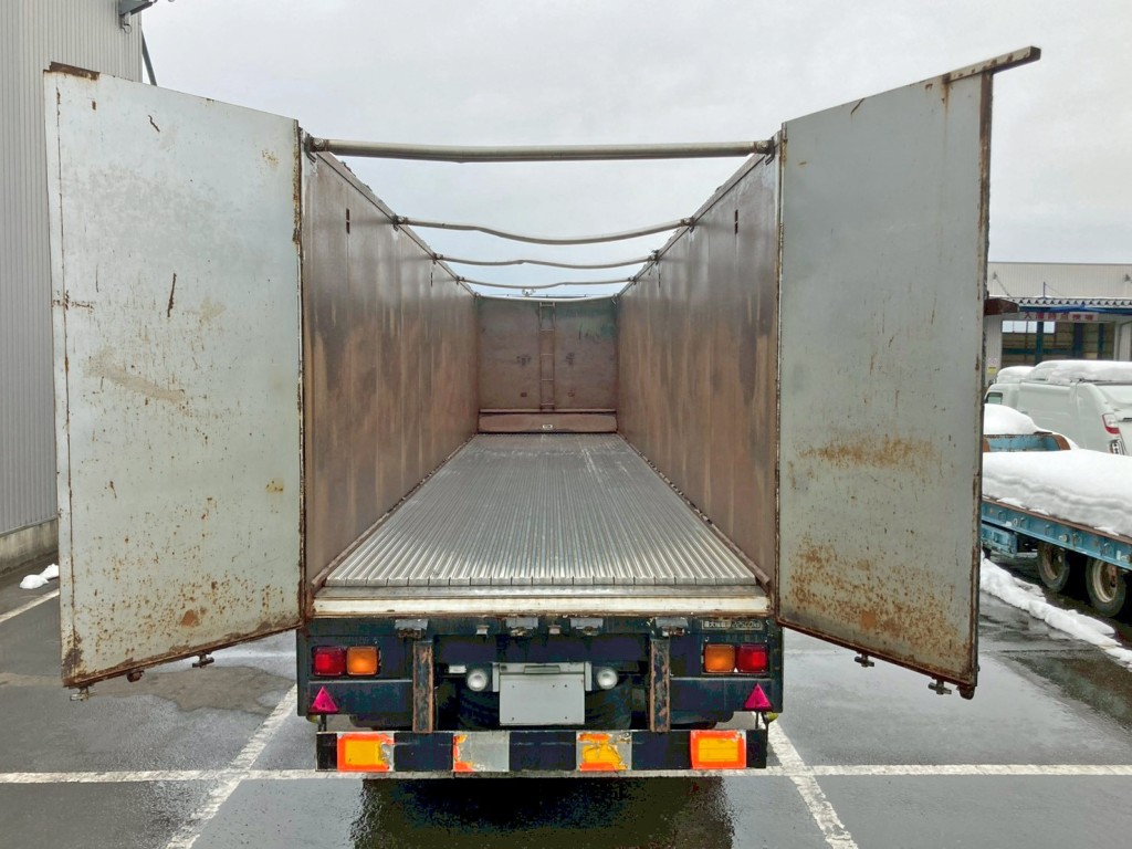 リヤドアは観音開き式です。|トレクス PFB34113改の写真12