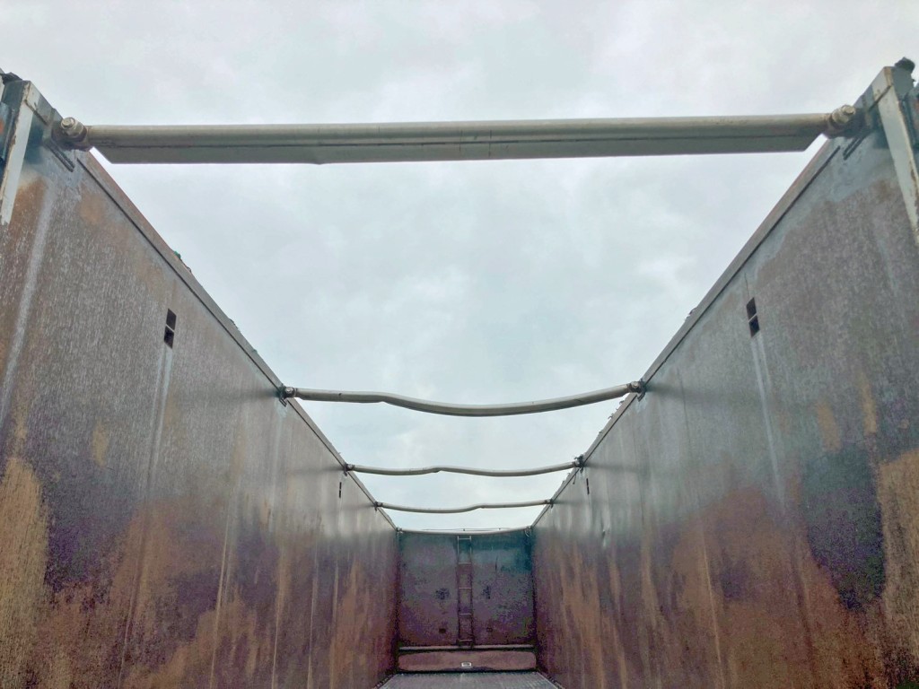 上部各ステーに曲がりがあります。|トレクス PFB34113改の写真19