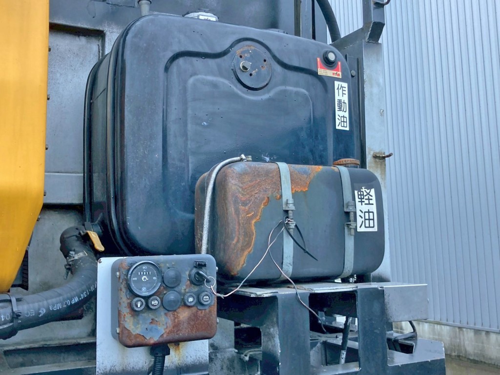 作動油タンク 及び 燃料タンクです。|トレクス  PFB34113改の写真24