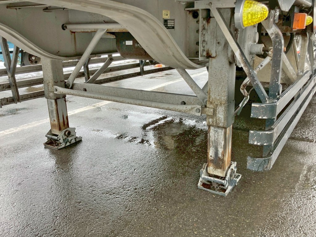 脚は手動式です。|トレクス PFB34113改の写真40