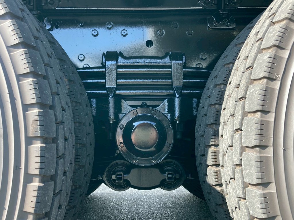 リーフサスです。|三菱 スーパーグレート 2PG-FV80VZの写真5