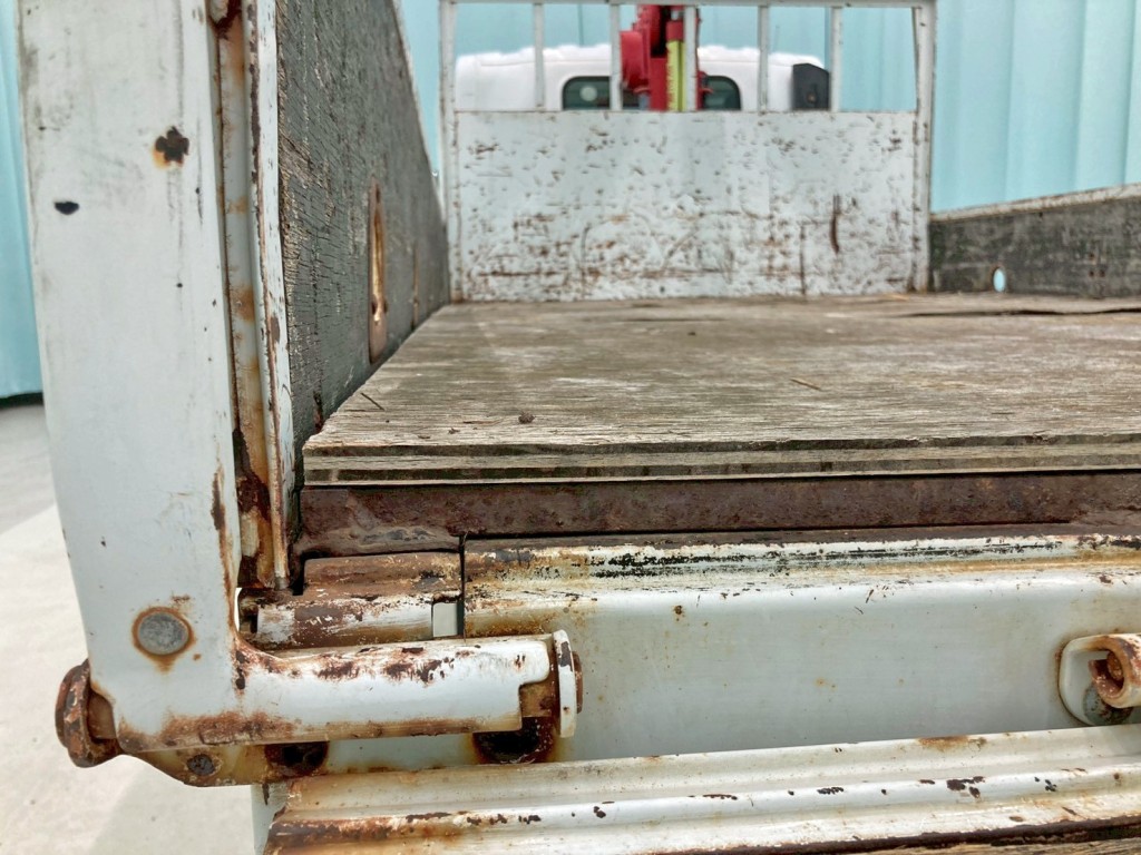 床は二重張りです。|いすゞ エルフ TKG-NPR85AR(2WD)の写真11