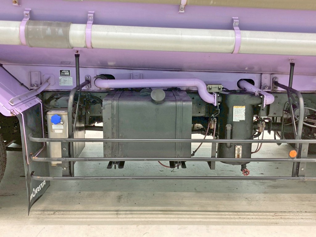 助手席側配管周りの状態です。|UDトラックス クオン QDG-CV5YLの写真18