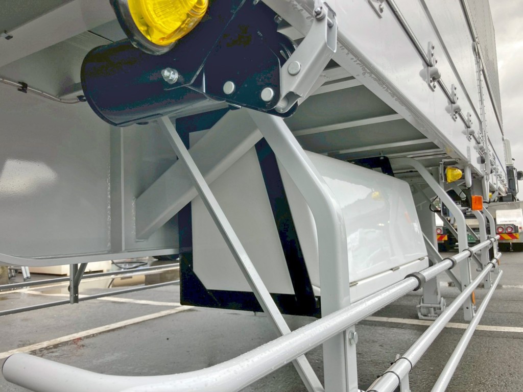 シャーシとネタの状態です。(横ネタは鉄製です)|トレクス PFB34118の写真7