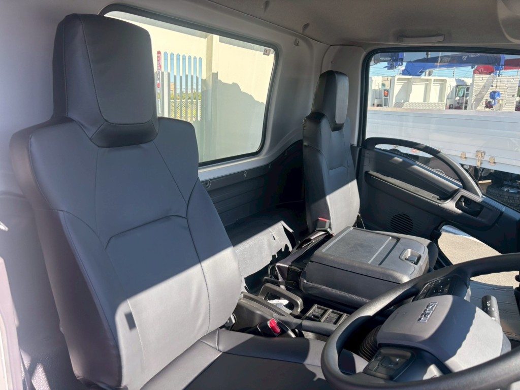 いすゞ フォワード 2RG-FRR90S3(2WD)の写真8