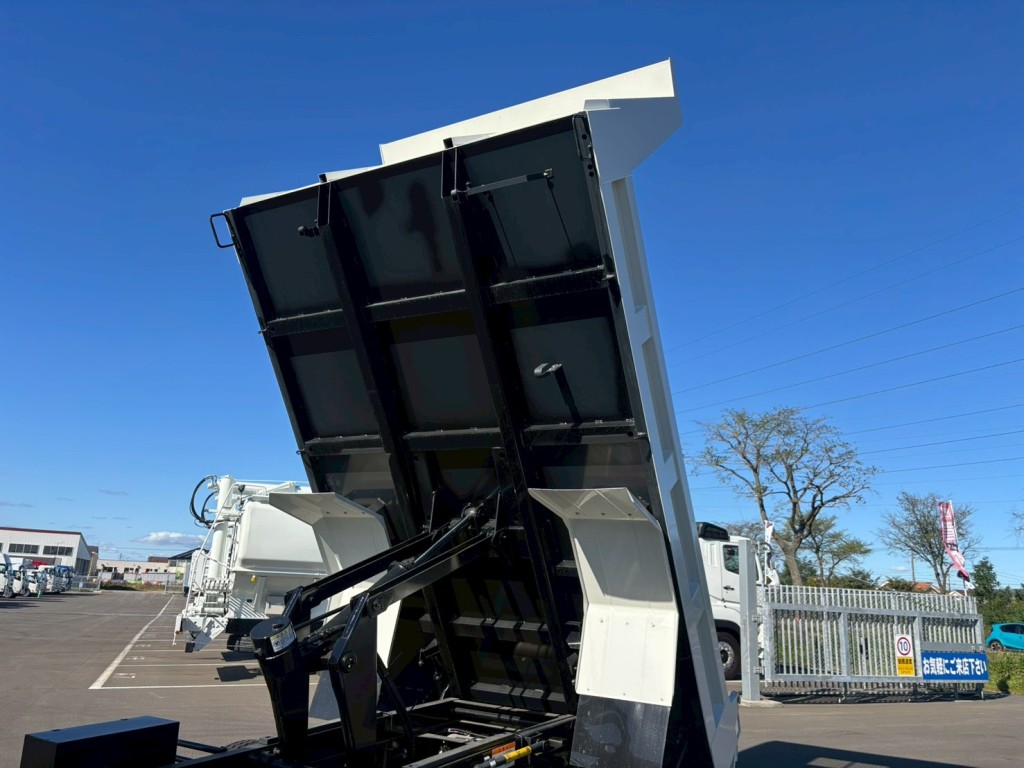 いすゞ フォワード 2RG-FRR90S3(2WD)の写真12