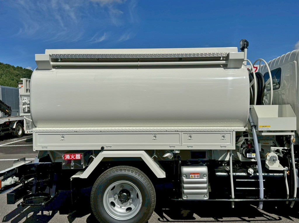 タンクの外観状態です。（運転席側）|日野 デュトロ 2KG-XZU600E(2WD)の写真12