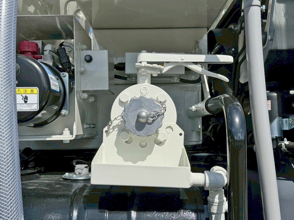 運転席側の配管の状態です。|日野 デュトロ 2KG-XZU600E(2WD)の写真23