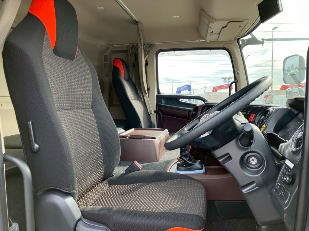 日野 プロフィア 2DG-FW1AHCの写真7