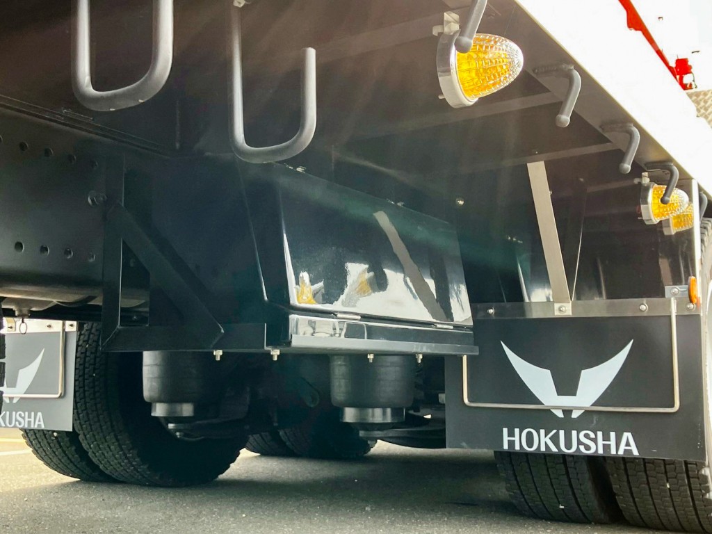 運転席側後部に工具箱が付いています。|日野 プロフィア 2DG-FW1AHCの写真16