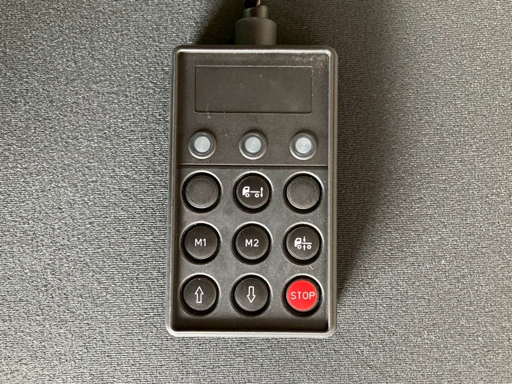 エアサスのコントローラーです。|日野 プロフィア 2DG-FW1AHCの写真24