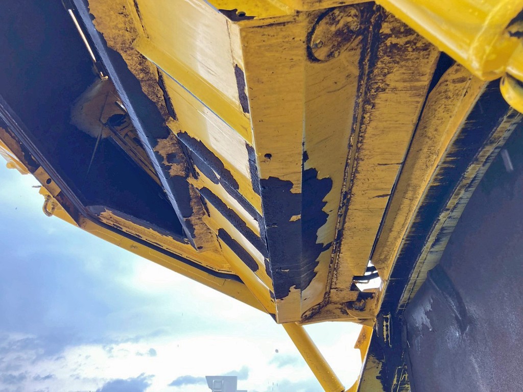 ホッパー裏側にサビがあります。(運転席側)|トヨタ カゼット 2RG-XZU605A(2WD)の写真12