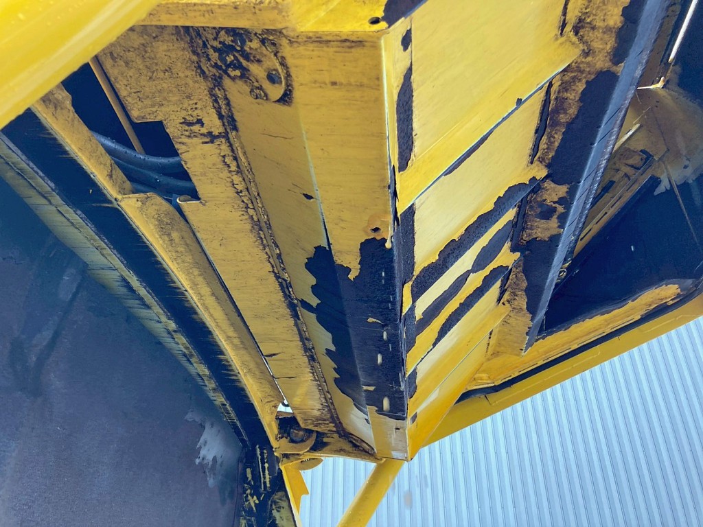 ホッパー裏側にサビがあります。(助手席側)|トヨタ カゼット 2RG-XZU605A(2WD)の写真13