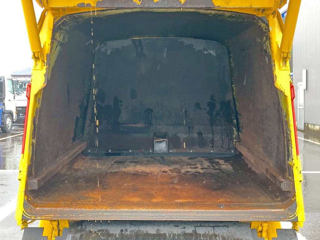 タンク内部の状態です。|トヨタ カゼット 2RG-XZU605A(2WD)の写真15