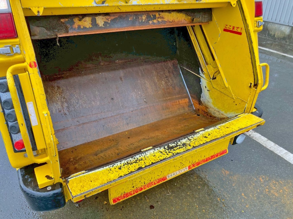 積み込み方式はプレス式です。|トヨタ カゼット 2RG-XZU605A(2WD)の写真25