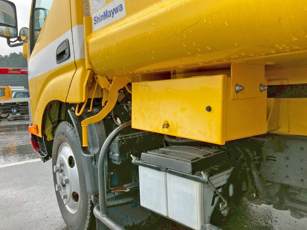 助手席側に工具箱が付いています。|トヨタ カゼット 2RG-XZU605A(2WD)の写真32